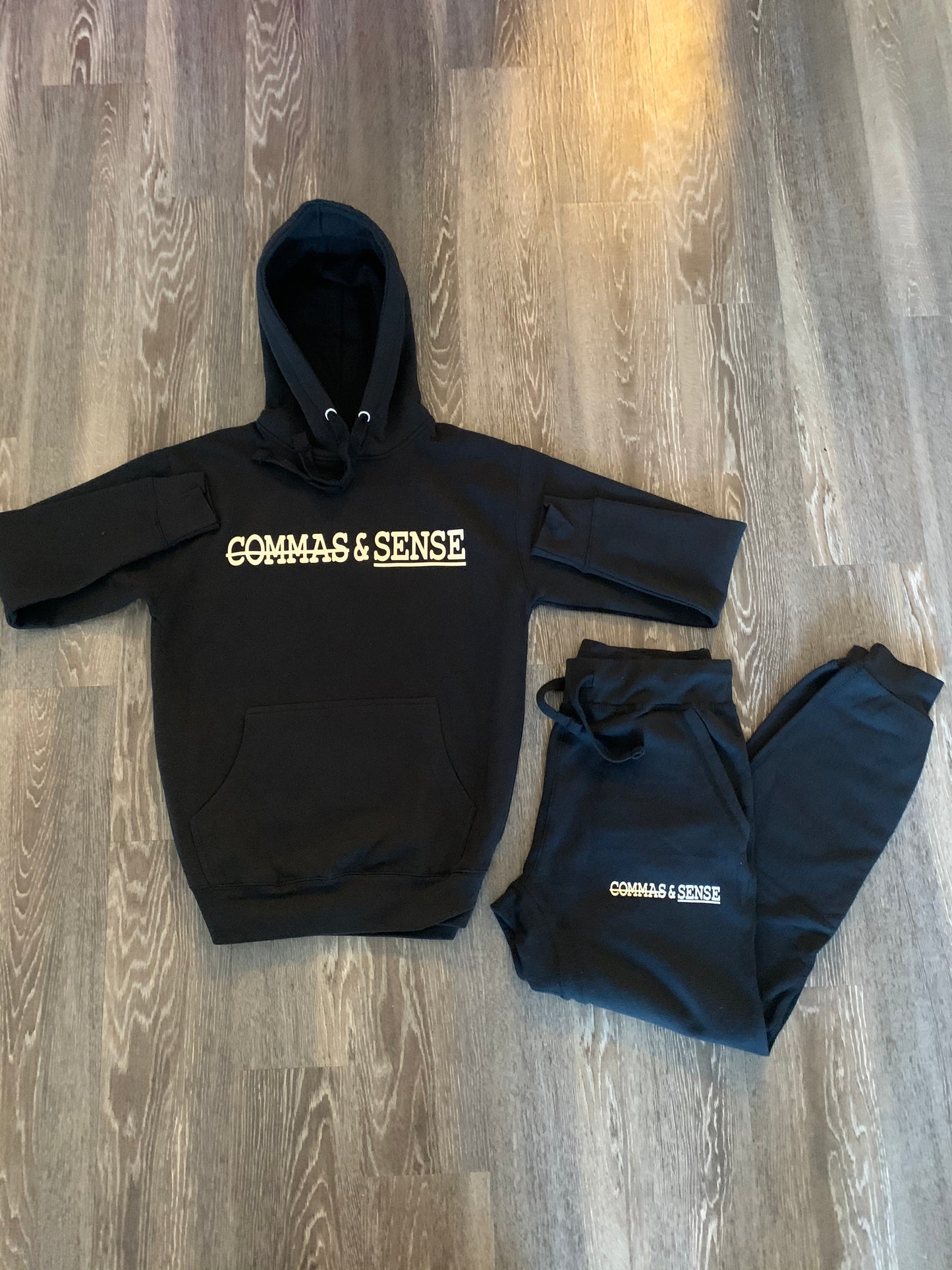 COMMAS & SENSE CLASSIC LOGO HOODIE