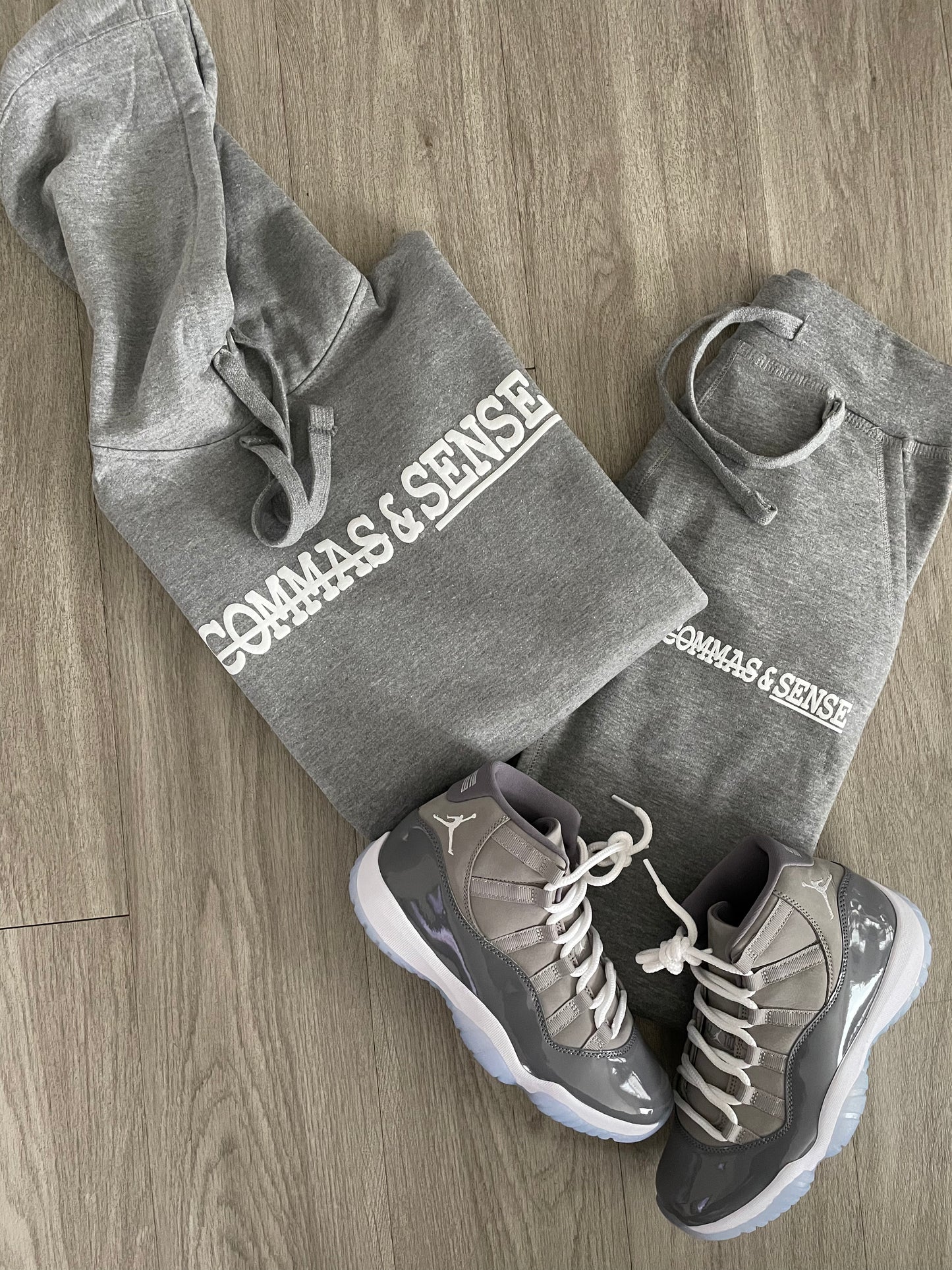 COMMAS & SENSE 3D LOGO HOODIE