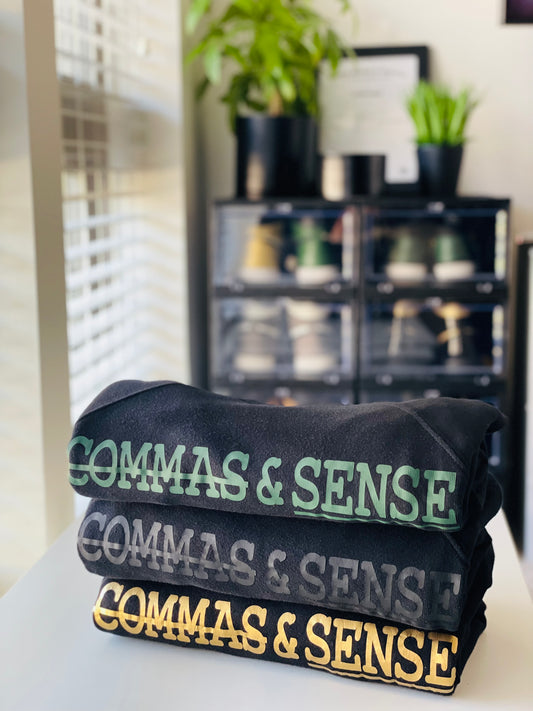 COMMAS & SENSE CLASSIC LOGO CREW
